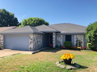 1057 Green Ridge Ter, Saginaw, TX 76179