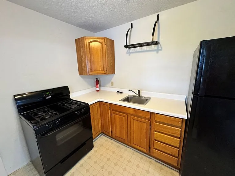 1607 S Jenkins Ave — Photo 5