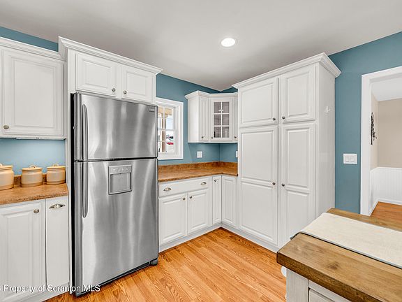 5th image of 185 Southpoint Rd