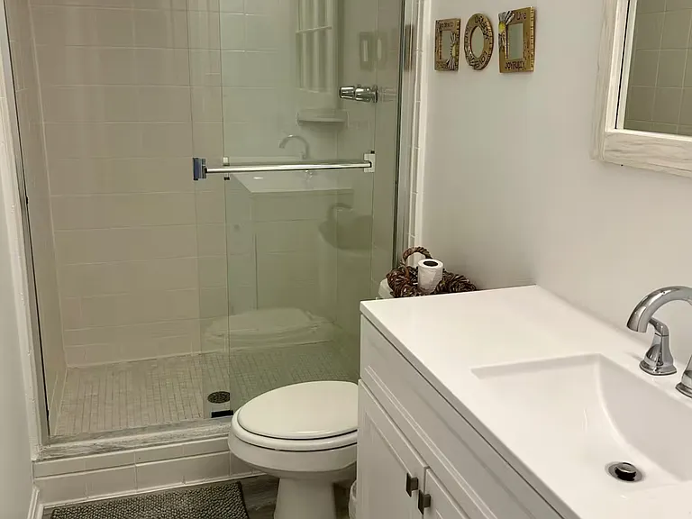 2111 N Lincoln St #1 — Photo 3