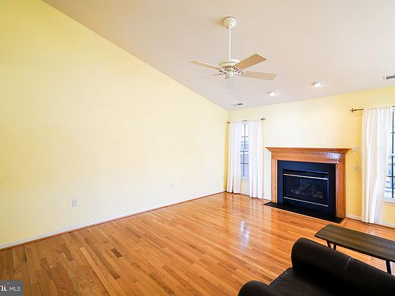 4th image of 32265 Bayshore Dr