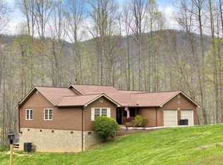 2709 Spencer Ln, Big Stone Gap, VA 24219