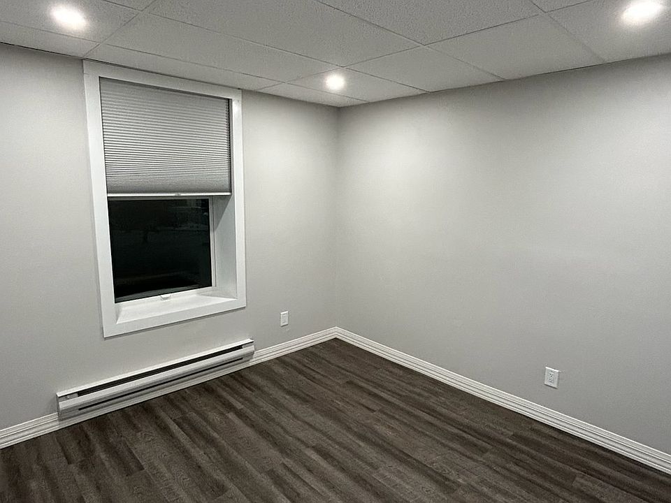 1st image of 204 4th Ave #206