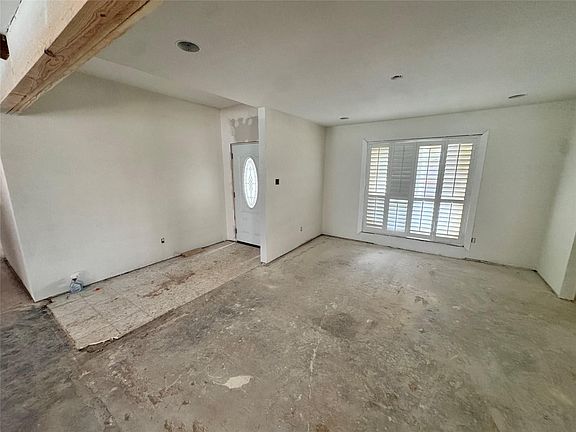 4th image of 7706 Braesview Ln
