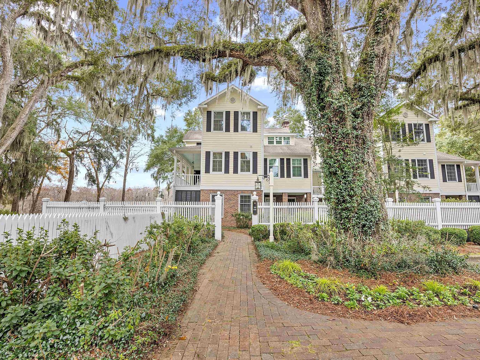 1970 Governors Landing Rd. #113