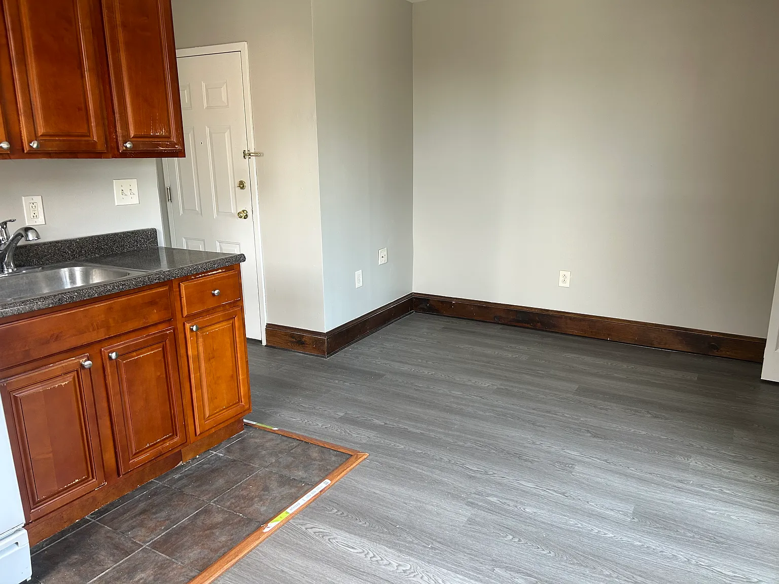 1 bed, $1,050 — Photo 2
