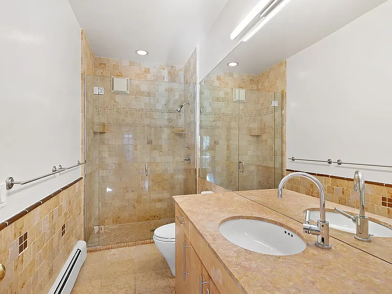 687 Greenwich St #1 — Photo 9