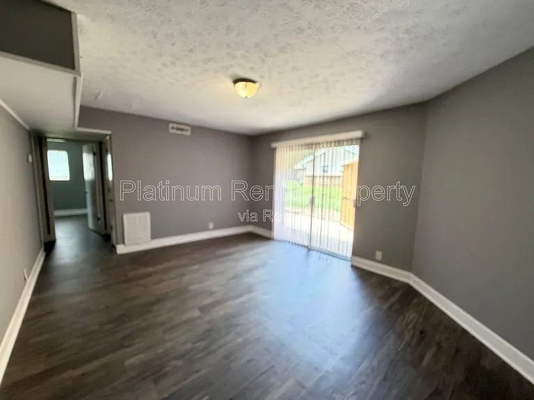 1502 Waverly Way #C3 — Photo 6