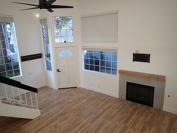 5th image of 19125 Beachcrest Ln APT A