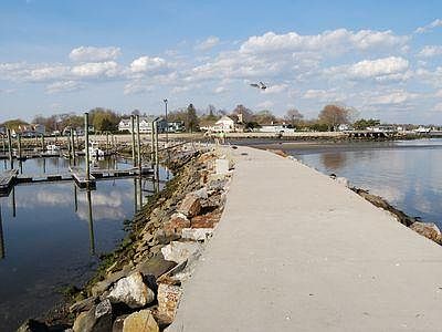 Flat-topped jetty