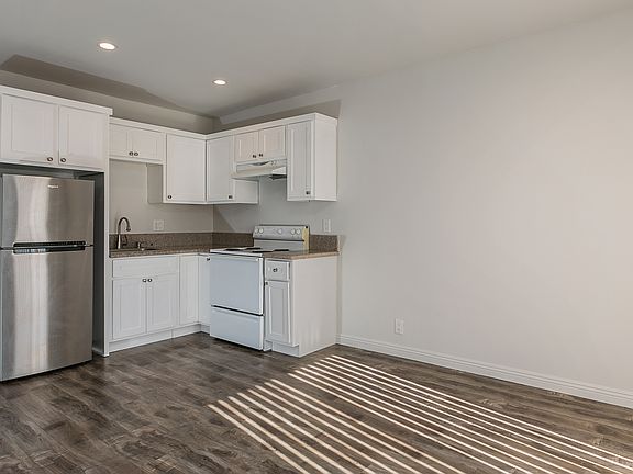 4th image of 411 N La Fayette Park Pl APT 5