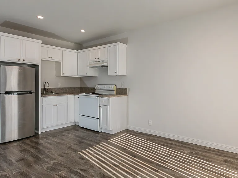 411 N La Fayette Park Pl #5 — Photo 4