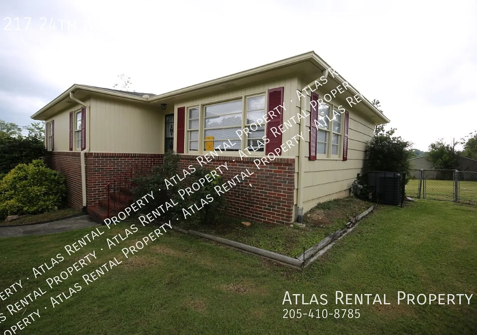 3 bed, 1.0 bath, 2468 sqft, $1,200 — Photo 3