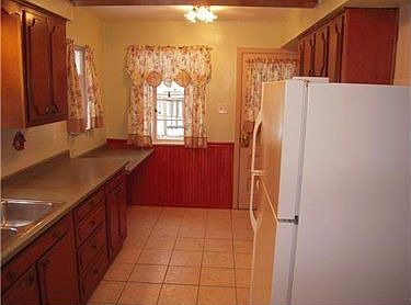 3rd image of 45 Hollow Haven Dr