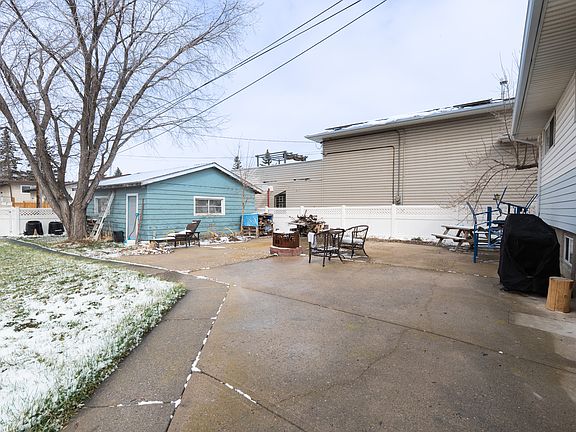 2nd image of 6039 18a St SE