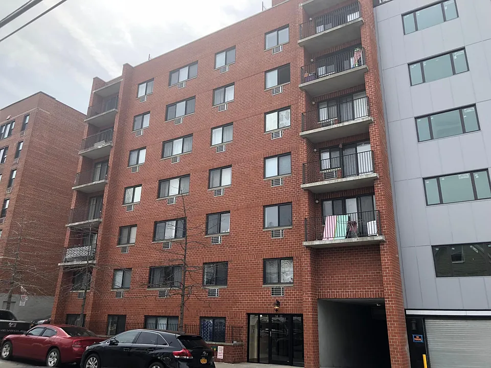 3412 146th St #703