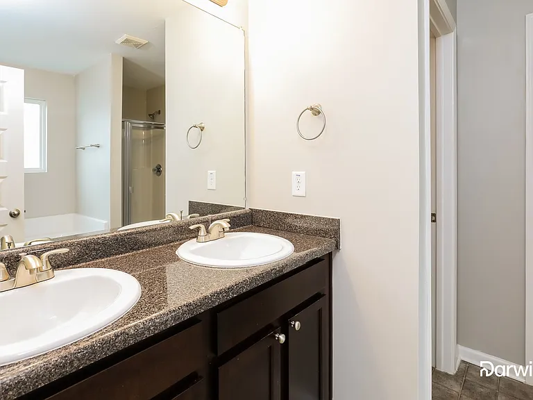 358 Lamont Ln — Photo 10
