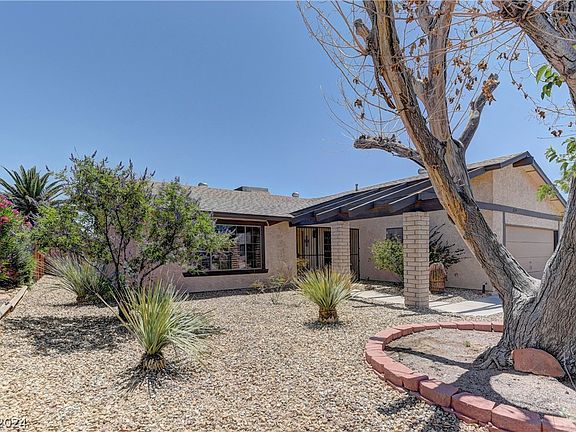 2nd image of 6249 Bayview Cir