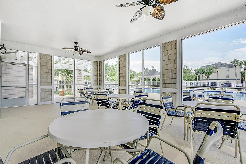 Rose Harbor Apartments — Photo 4