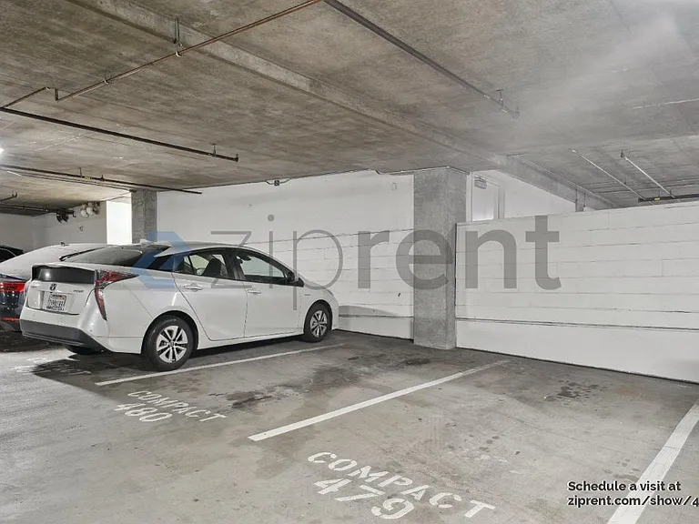 250 King St #754 — Photo 22