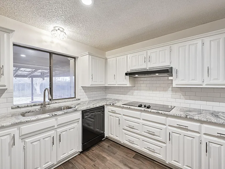 2306 Lovell Ct — Photo 13