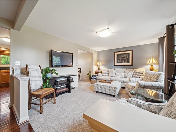 4th image of 4 Knollwood Ct