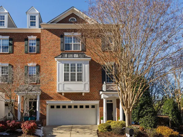 371 Bridgegate Dr, Cary, NC 27519