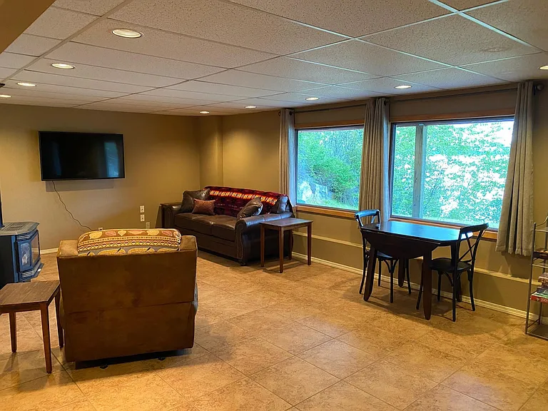 540 Shoreline Dr — Photo 15