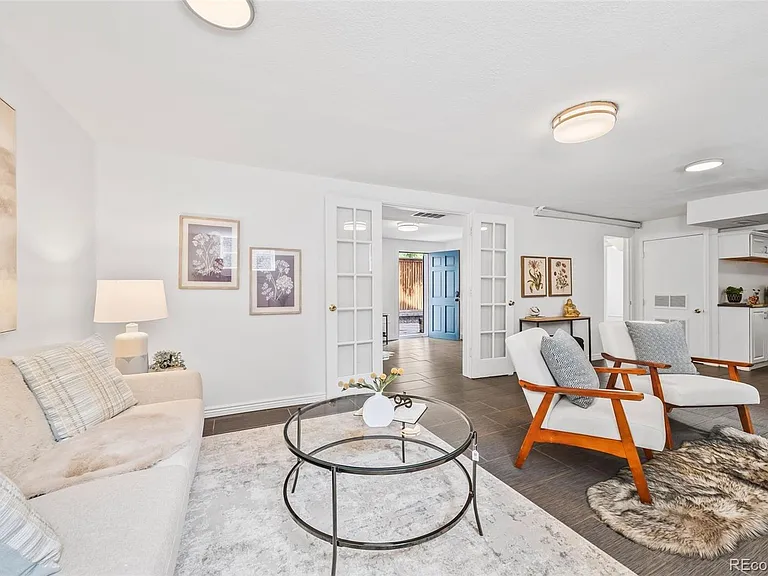 2290 Jasmine St — Photo 28
