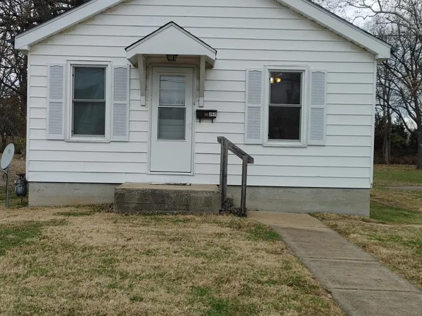 1135 Olive St, Saint Charles, MO 63301