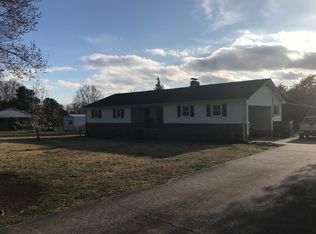 104 Hillcrest Dr, Clinton, SC 29325