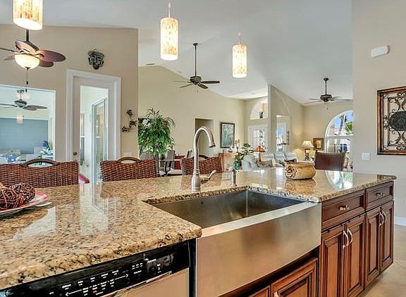 4th image of 1529 SW 54th Ter
