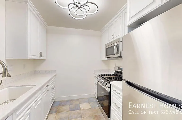 14920 Hesby St — Photo 7