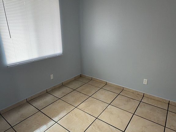 4th image of 157 N Columbia St #16