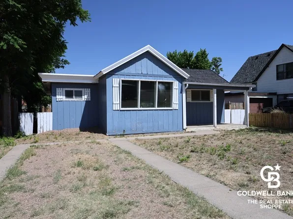 810 Pearl St, Garden City, KS 67846