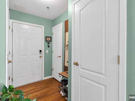 4th image of 241 Union St APT 302
