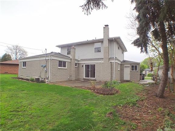 4th image of 2883 Clayton Dr