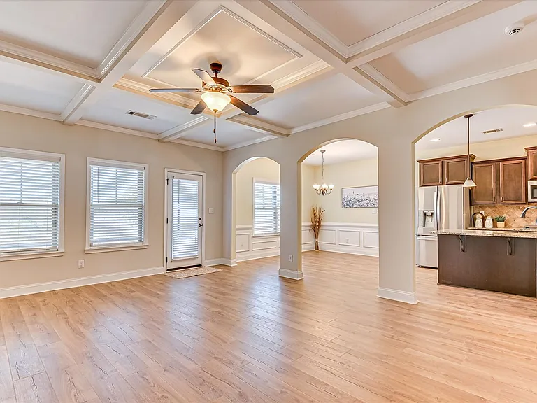 406 Saterlee Ct — Photo 10