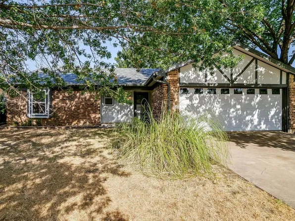 7509 Clover Ln, Watauga, TX 76148