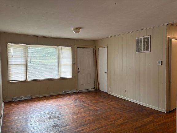 2nd image of 2704 SE Massachusetts Ave