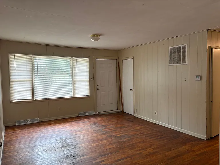 2704 SE Massachusetts Ave — Photo 2