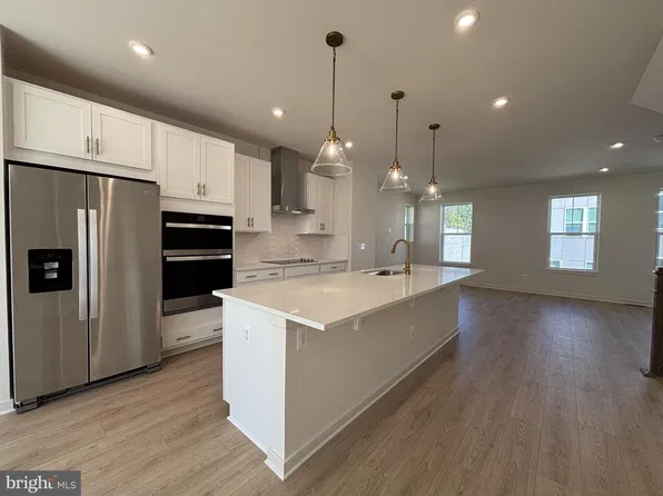 18060 Alicia Ave, Dumfries, VA 22026