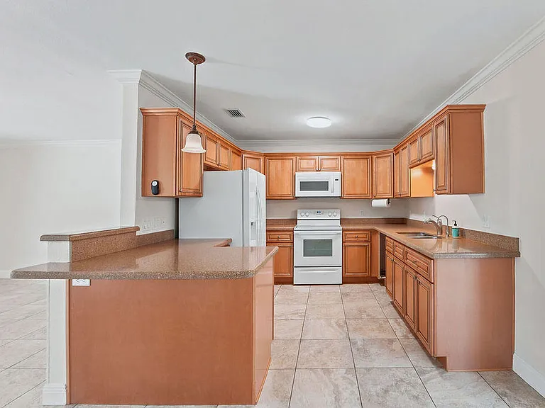 18966 SE Southgate Dr — Photo 5