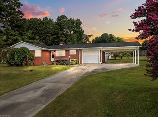 206 Fairfax Dr, Salisbury, NC 28146