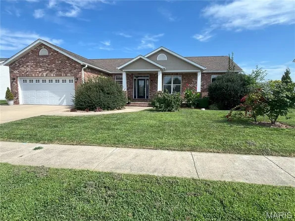 204 Gabrielle Cir, Bethalto, IL 62010
