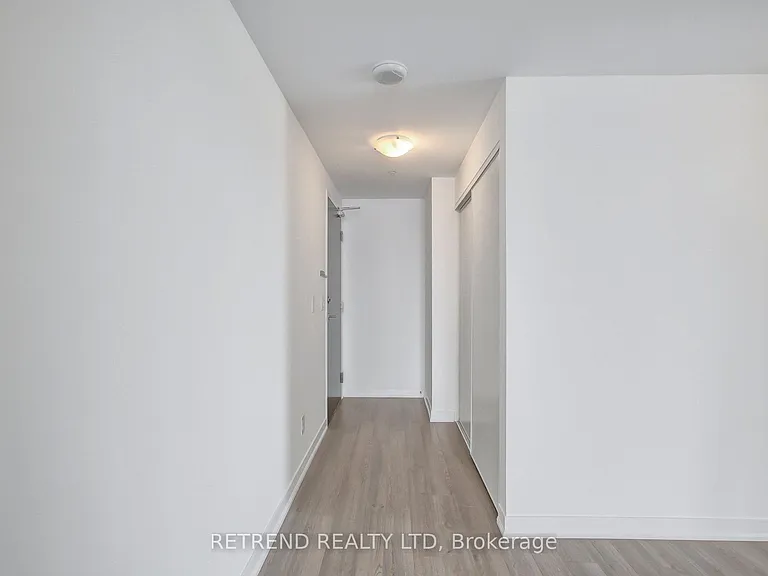 85 Duke St W #1504 — Photo 3
