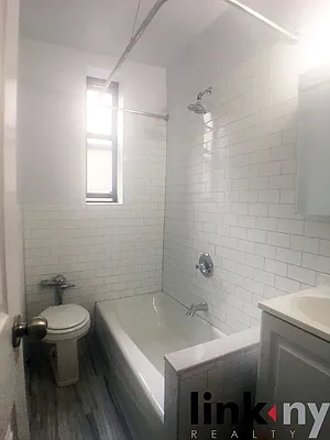 Rented by Link NY Realty | media 32