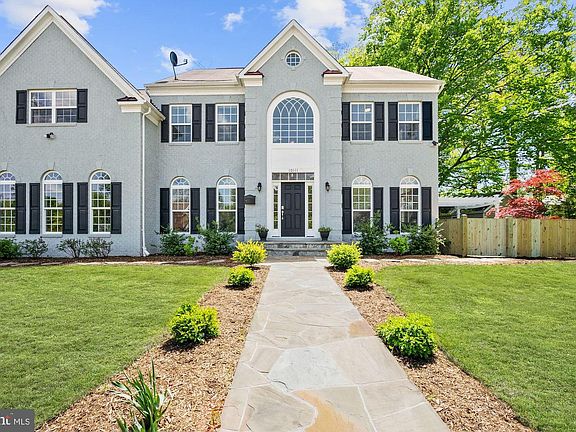 2nd image of 10111 Cedar Ln