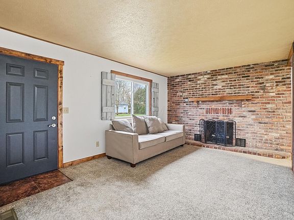 5th image of 6774 Lewis Dr
