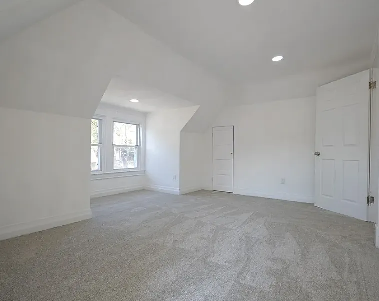 688 Forest Avenue - 1 — Photo 2
